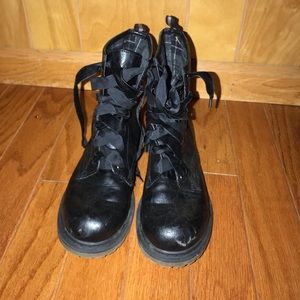 Combat boots